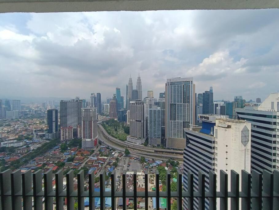 Cl 30A Super Kl View Infinity Pool Klcc Lägenhet Kuala Lumpur Exteriör bild
